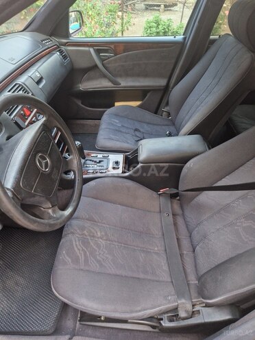 Mercedes E 200 1998, 682,074 km - 2.2 l - Beyləqan
