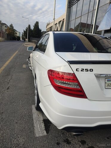 Mercedes C 250 2013, 175,000 km - 1.8 l - Bakı