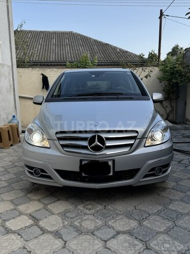 Mercedes B 180 2010, 108,000 km - 1.7 l - Bakı
