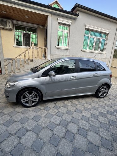 Mercedes B 180 2010, 108,000 km - 1.7 l - Bakı
