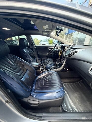 Hyundai Elantra 2015, 317,641 km - 1.8 l - Bakı