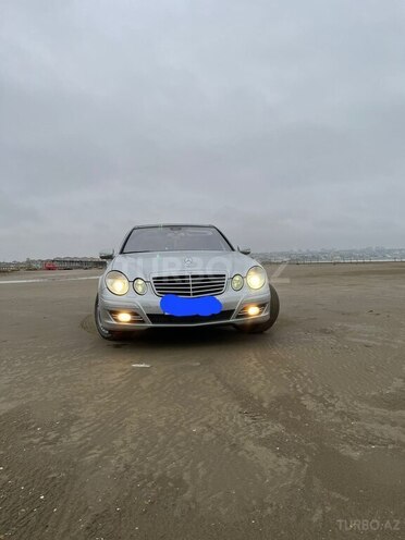 Mercedes E 270 2002, 320,000 km - 2.7 l - Bakı