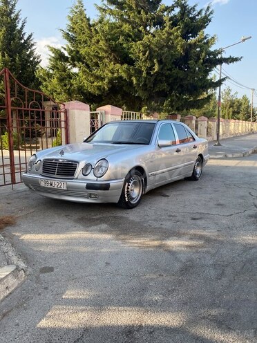 Mercedes E 230 1997, 417,000 km - 2.3 l - Bakı