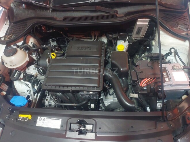 Volkswagen Polo 2019, 319,500 km - 1.6 l - Bakı