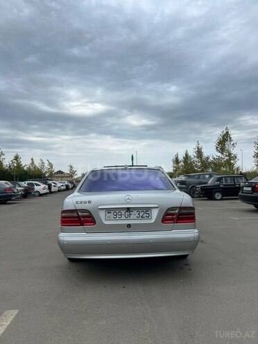 Mercedes E 200 2000, 360,000 km - 2.0 l - Salyan
