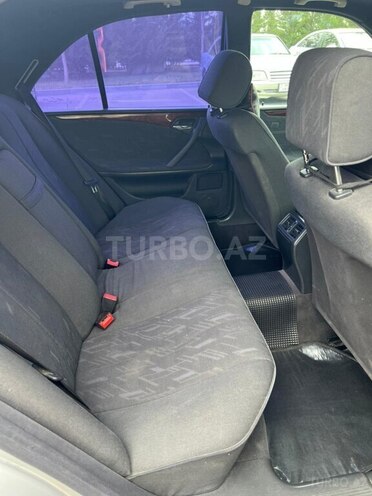 Mercedes E 200 2000, 360,000 km - 2.0 l - Salyan