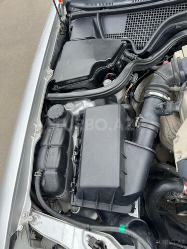 Mercedes E 200 2000, 360,000 km - 2.0 l - Salyan