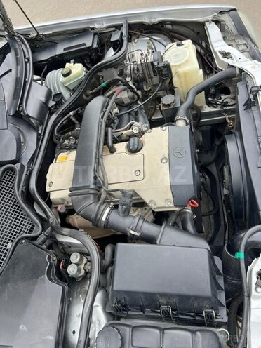 Mercedes E 200 2000, 360,000 km - 2.0 l - Salyan
