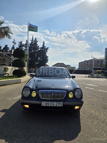 Mercedes E 270 1999, 370,500 km - 2.7 l - Astara