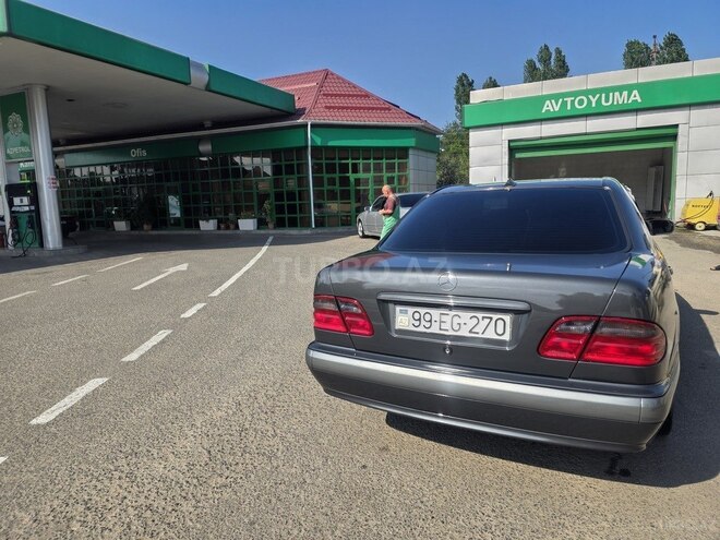 Mercedes E 270 1999, 370,500 km - 2.7 l - Astara