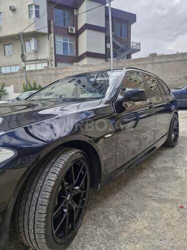 BMW  2011, 403,000 km - 2.0 l - Bakı