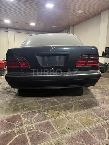 Mercedes E 320 4MATIC 1999, 320,000 km - 3.2 l - Bakı
