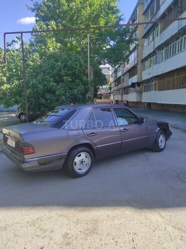 Mercedes  1993, 400,000 km - 2.0 l - Mingəçevir