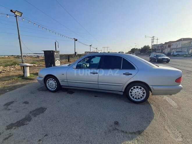 Mercedes E 230 1995, 303,000 km - 2.3 l - Bakı