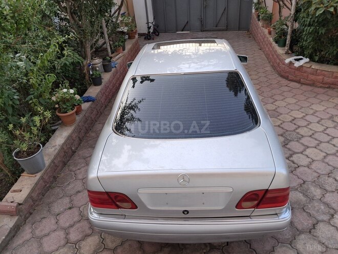 Mercedes E 230 1995, 303,000 km - 2.3 l - Bakı