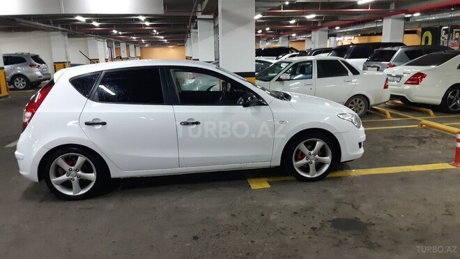 Hyundai i30 2010, 235,000 km - 1.4 л - Gəncə