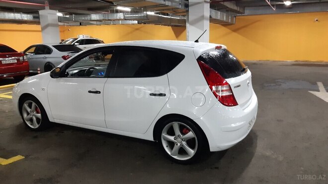 Hyundai i30 2010, 235,000 km - 1.4 л - Gəncə