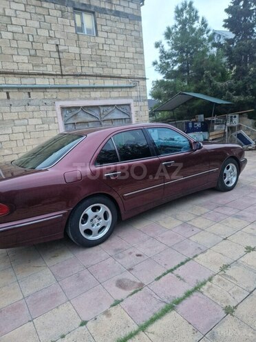 Mercedes E 220 2001, 475,000 km - 2.2 l - Beyləqan