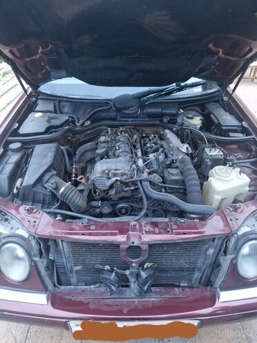 Mercedes E 220 2001, 475,000 km - 2.2 l - Beyləqan
