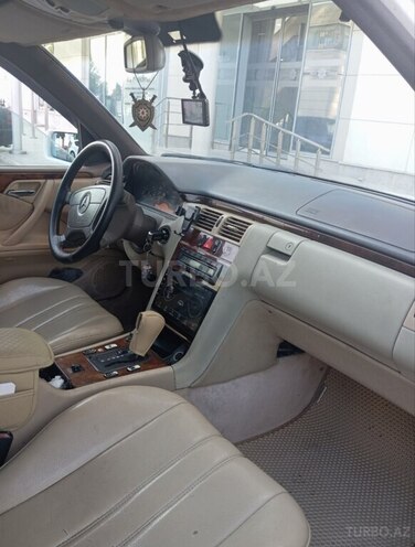 Mercedes E 230 1995, 455,000 km - 2.3 l - Bakı