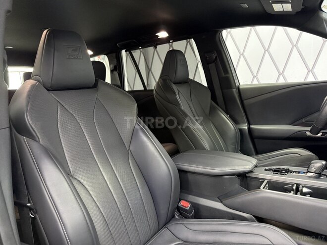 Lexus  2024, 25,300 km - 2.4 l - Bakı