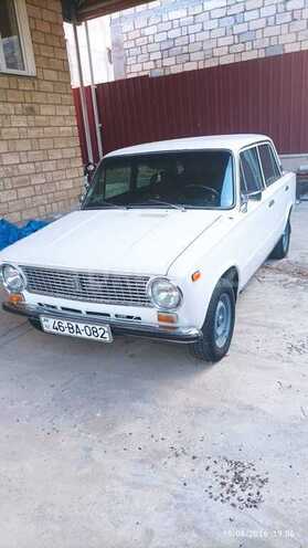 LADA (VAZ) 21011 1976, 300,000 km - 1.3 l - Naftalan
