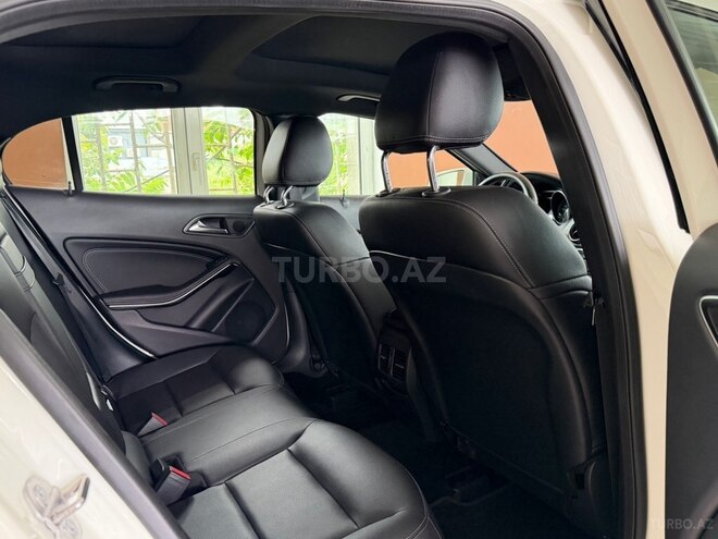 Mercedes GLA 250 4MATIC 2018, 192,000 km - 2.0 l - Bakı