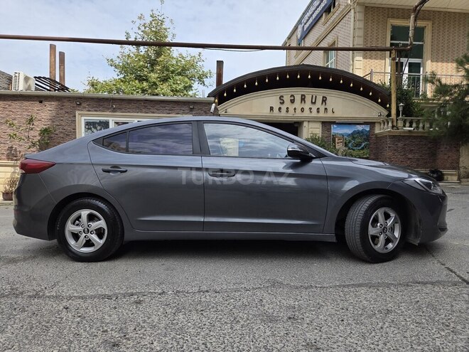 Hyundai Avante 2016, 240,000 km - 1.6 l - Bakı
