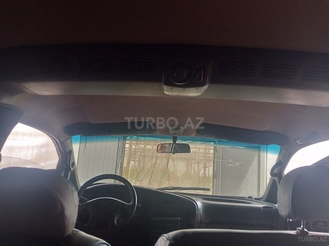 Hyundai H-1 1998, 100,000 km - 2.5 l - Salyan