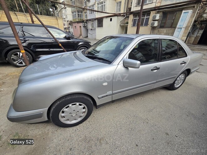 Mercedes E 240 1998, 270,000 km - 2.4 l - Bakı
