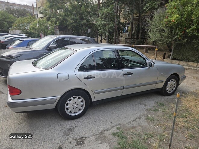 Mercedes E 240 1998, 270,000 km - 2.4 l - Bakı