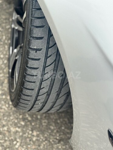 BMW 528 2013, 390,000 km - 2.0 l - Quba