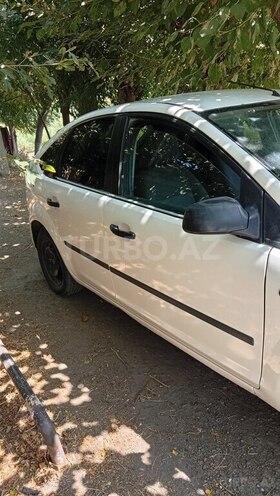 Ford Focus 2001, 320,000 km - 1.6 l - Biləsuvar