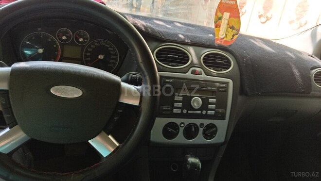 Ford Focus 2001, 320,000 km - 1.6 l - Biləsuvar