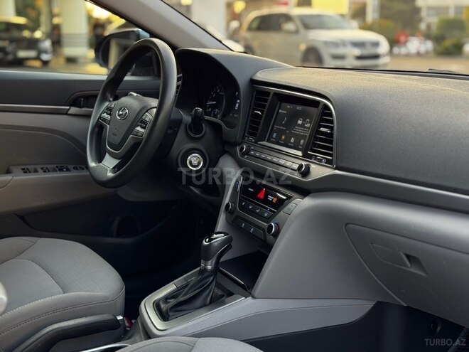 Hyundai Elantra 2018, 155,000 km - 2.0 l - Bakı