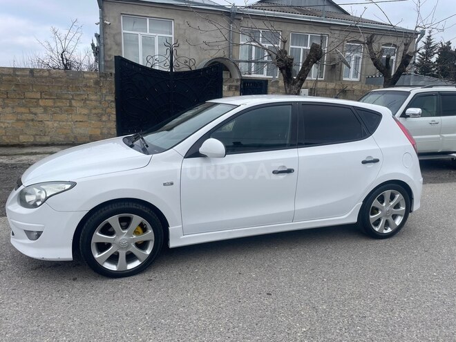 Hyundai i30 2010, 280,000 km - 1.4 л - Quba