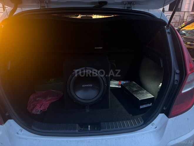 Hyundai i30 2010, 280,000 km - 1.4 л - Quba