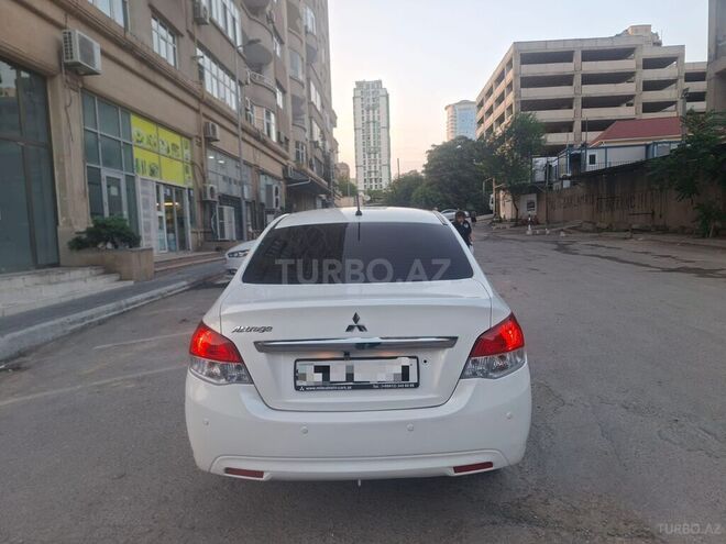 Mitsubishi Attrage 2015, 162,000 km - 1.2 l - Bakı