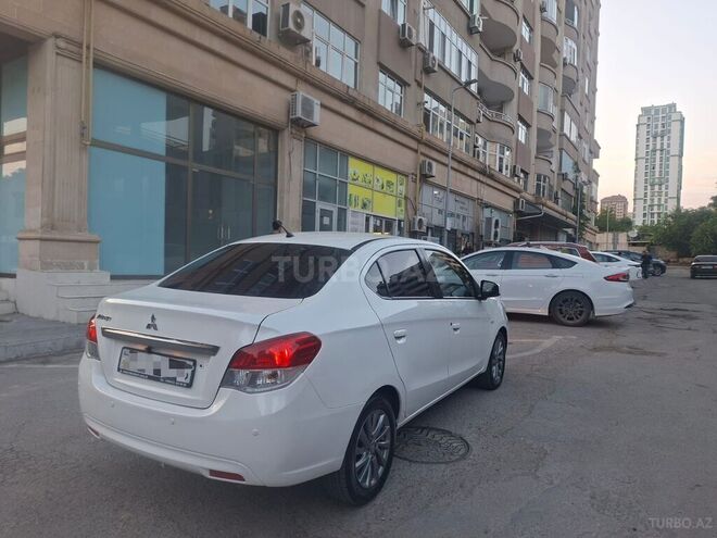 Mitsubishi Attrage 2015, 162,000 km - 1.2 l - Bakı