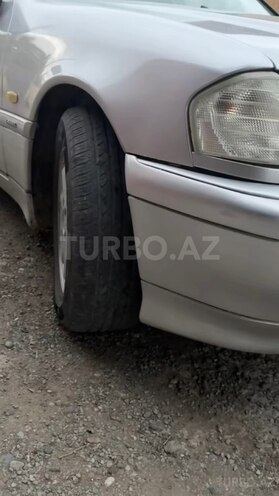 Mercedes C 220 2000, 391,000 km - 2.2 l - Füzuli