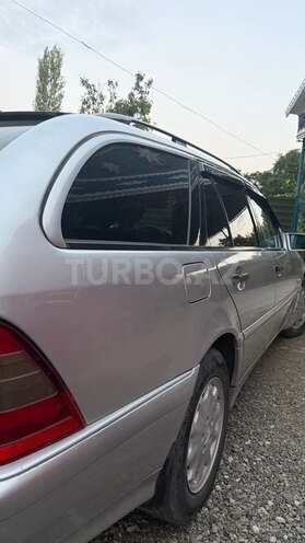 Mercedes C 220 2000, 391,000 km - 2.2 l - Füzuli