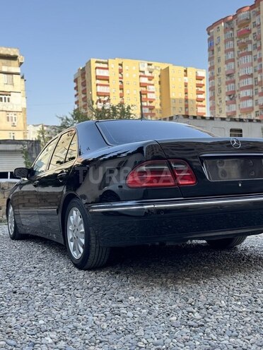 Mercedes E 280 2001, 230,121 km - 2.8 l - Bakı