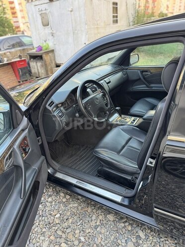 Mercedes E 280 2001, 230,121 km - 2.8 l - Bakı