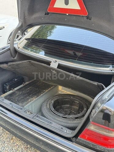 Mercedes E 280 2001, 230,121 km - 2.8 l - Bakı