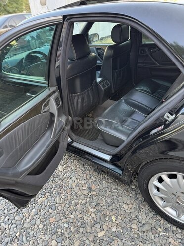 Mercedes E 280 2001, 230,121 km - 2.8 l - Bakı