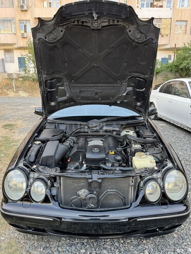 Mercedes E 280 2001, 230,121 km - 2.8 l - Bakı