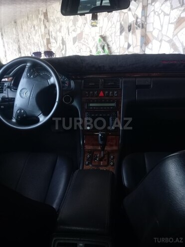 Mercedes E 240 2001, 326,000 km - 2.4 л - Xaçmaz