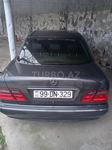 Mercedes E 240 2001, 326,000 km - 2.4 л - Xaçmaz