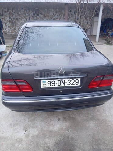 Mercedes E 240 2001, 326,000 km - 2.4 л - Xaçmaz