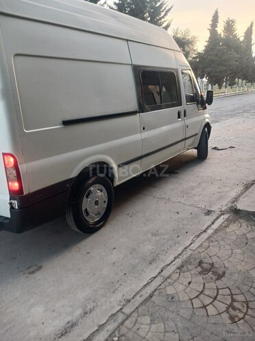 Ford Transit 2003, 425,000 km - 2.4 л - Salyan